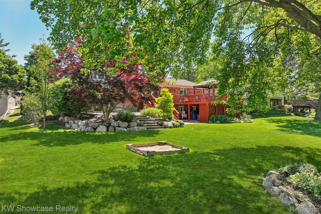 474 Beverly Island Drive Waterford Charter Township MI 48328