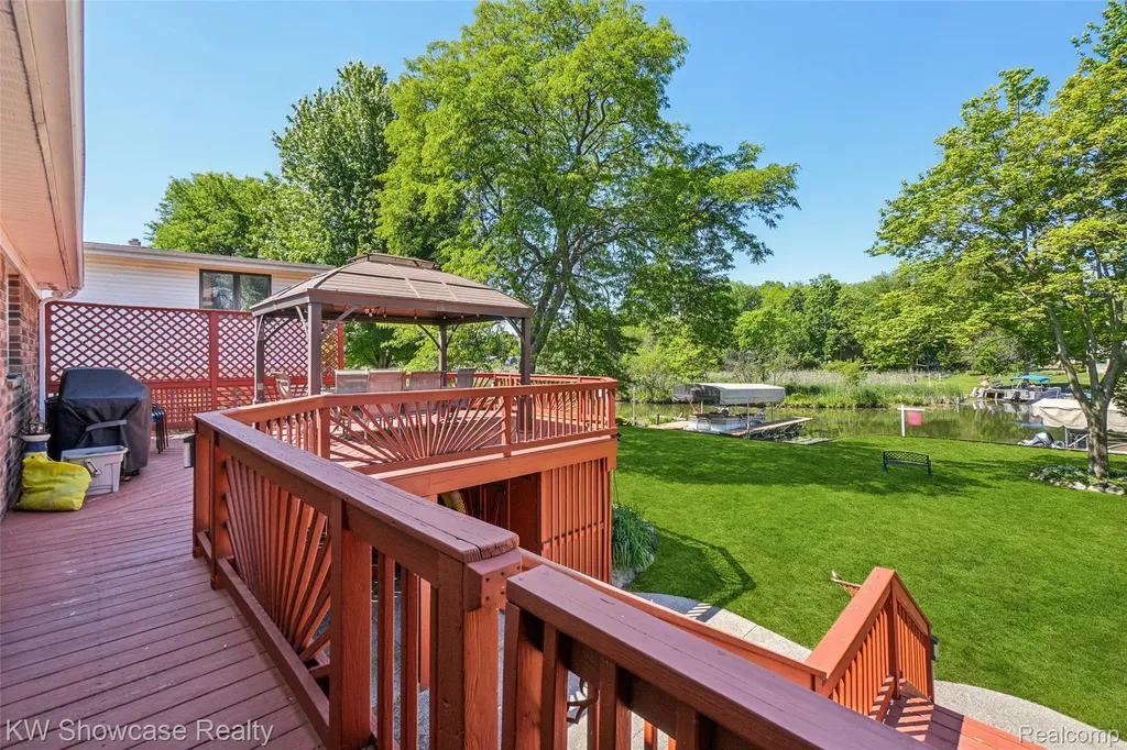 474 Beverly Island Drive Waterford Charter Township MI 48328