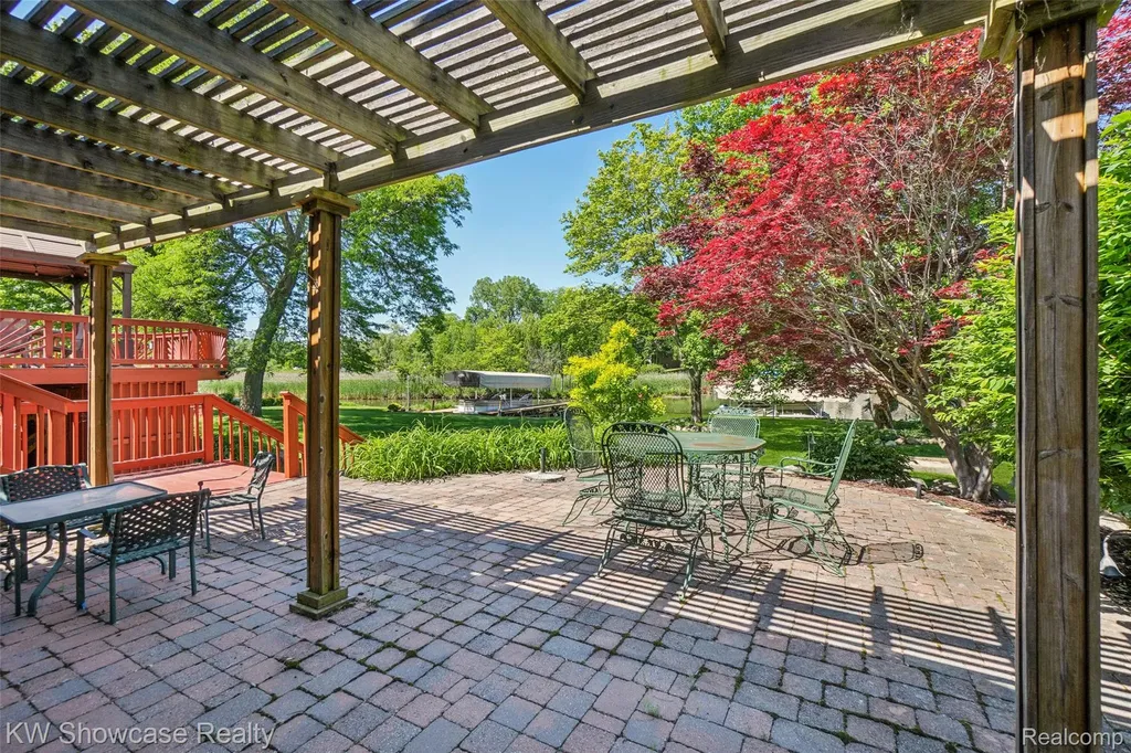 474 Beverly Island Drive Waterford Charter Township MI 48328