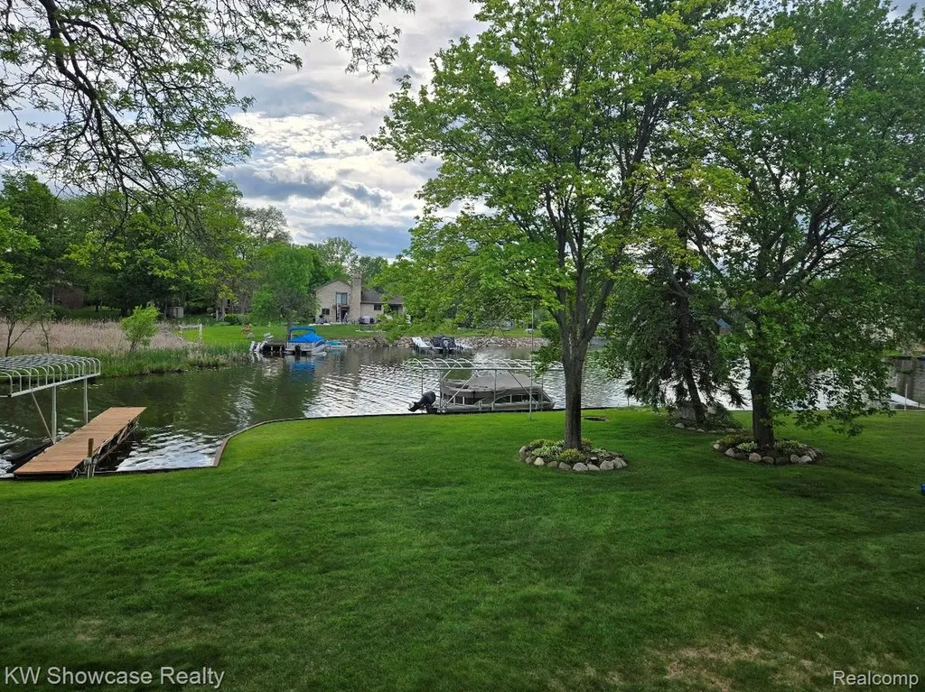 474 Beverly Island Drive Waterford Charter Township MI 48328