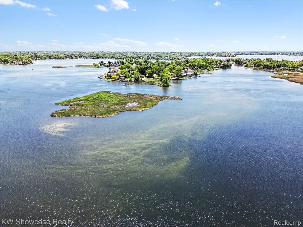 474 Beverly Island Drive Waterford Charter Township MI 48328