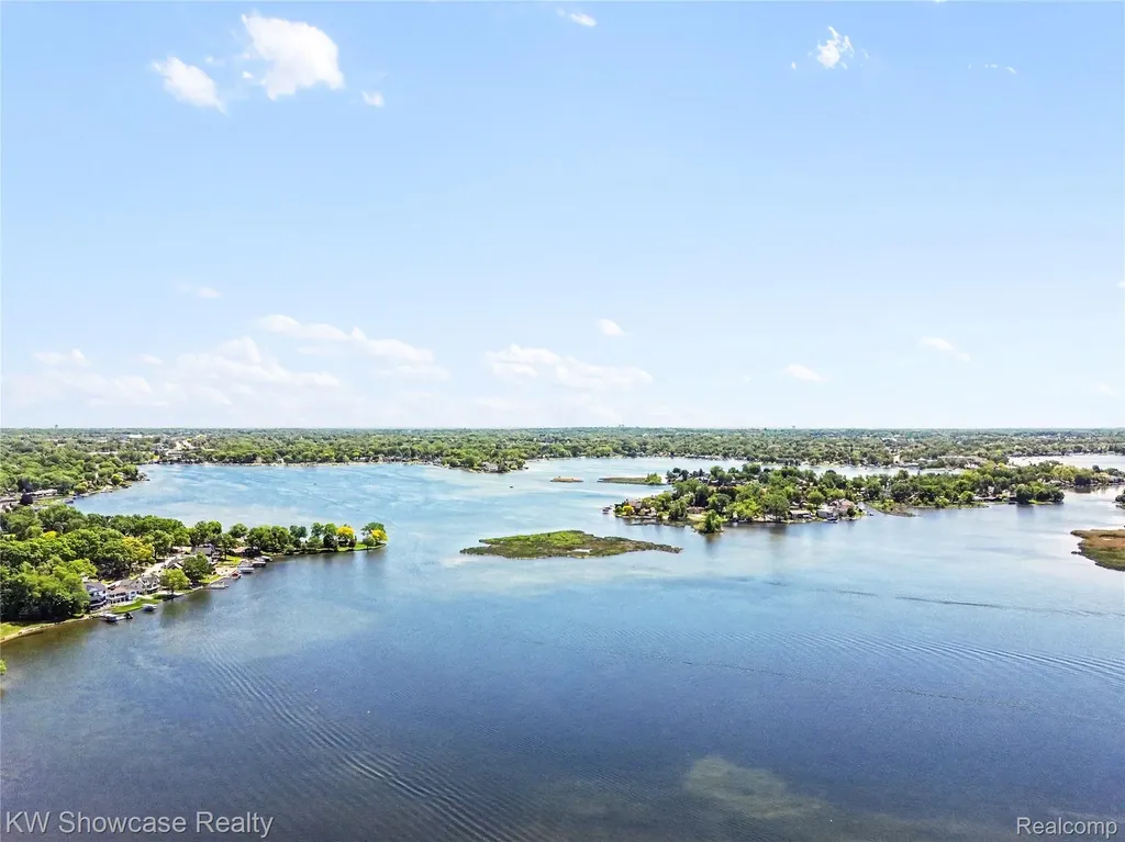 474 Beverly Island Drive Waterford Charter Township MI 48328
