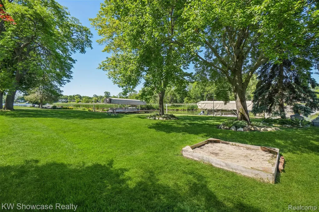 474 Beverly Island Drive Waterford Charter Township MI 48328
