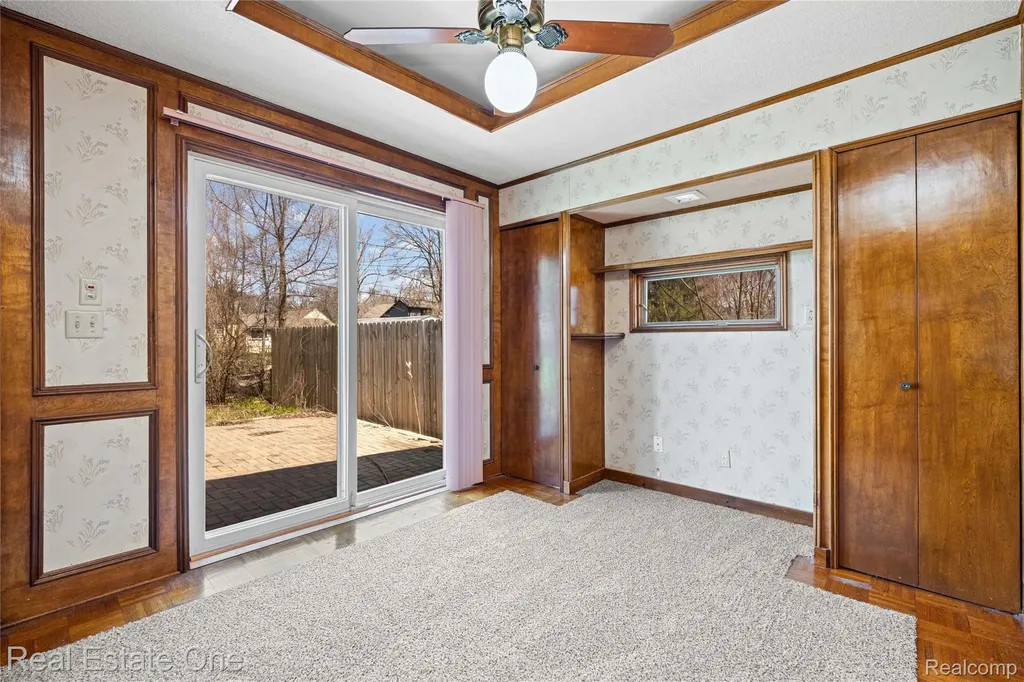 4058 Lomley Avenue Waterford Charter Township MI 48329