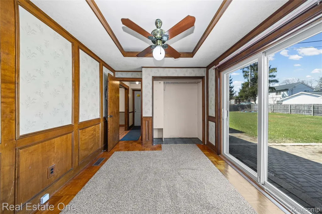 4058 Lomley Avenue Waterford Charter Township MI 48329