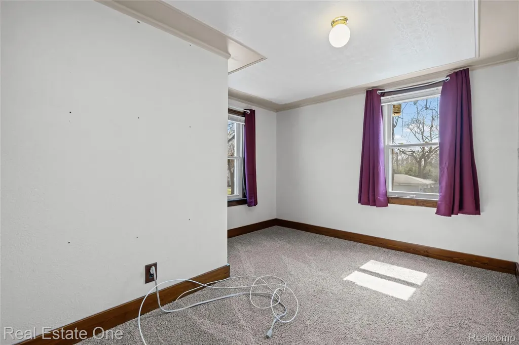 4058 Lomley Avenue Waterford Charter Township MI 48329