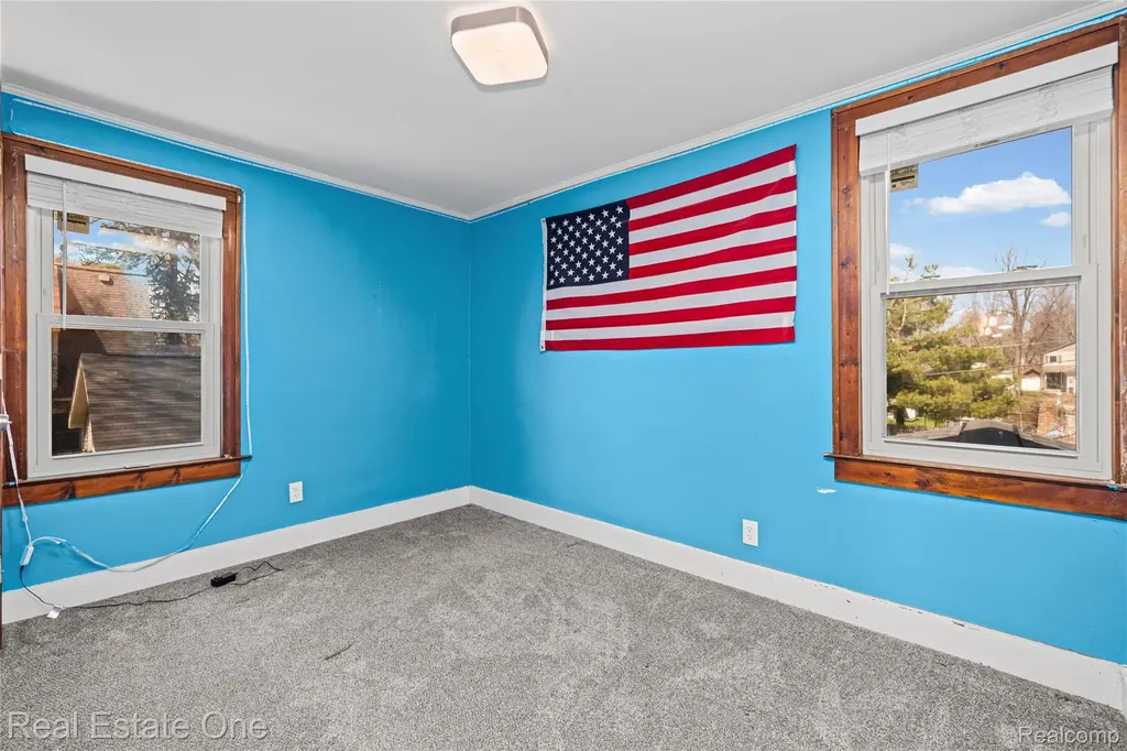 4058 Lomley Avenue Waterford Charter Township MI 48329