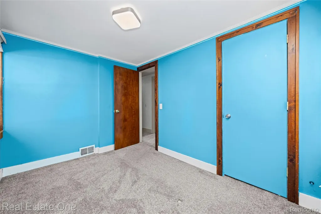 4058 Lomley Avenue Waterford Charter Township MI 48329