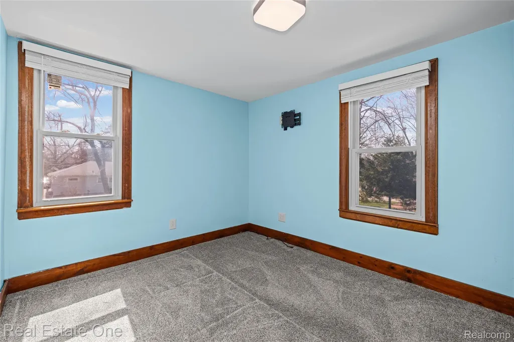 4058 Lomley Avenue Waterford Charter Township MI 48329