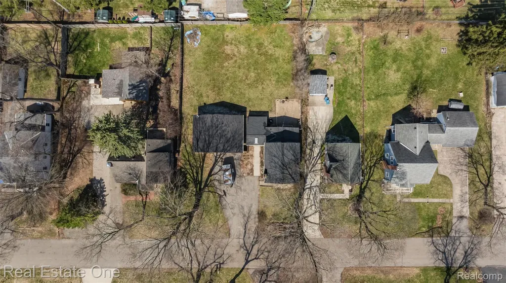 4058 Lomley Avenue Waterford Charter Township MI 48329