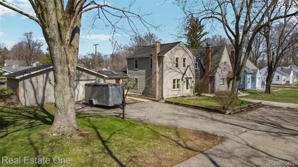 4058 Lomley Avenue Waterford Charter Township MI 48329