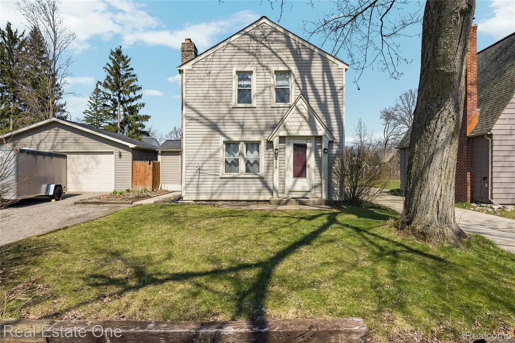 4058 Lomley Avenue Waterford Charter Township MI 48329