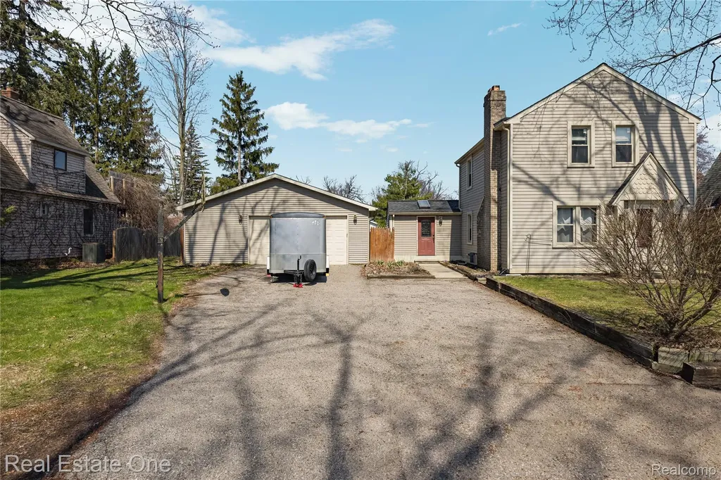 4058 Lomley Avenue Waterford Charter Township MI 48329