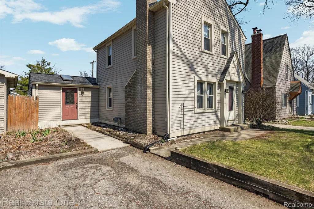 4058 Lomley Avenue Waterford Charter Township MI 48329