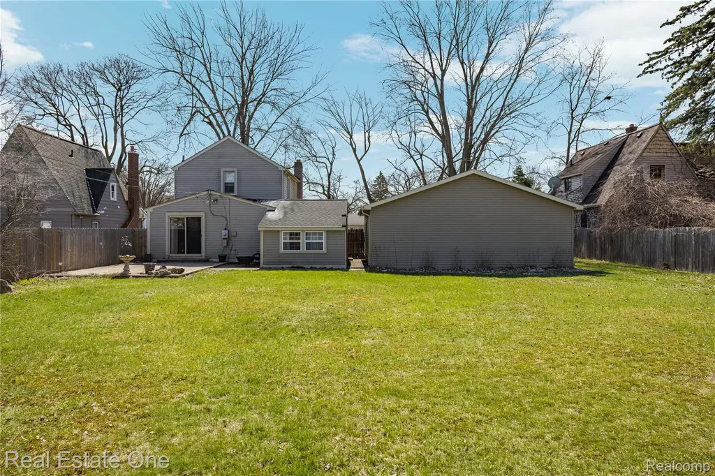 4058 Lomley Avenue Waterford Charter Township MI 48329