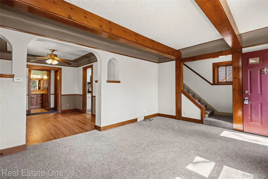 4058 Lomley Avenue Waterford Charter Township MI 48329