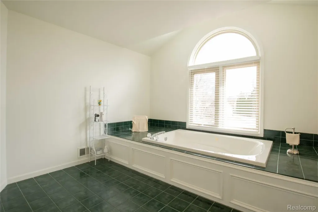 54275 Talon Court Shelby Charter Township MI 48315