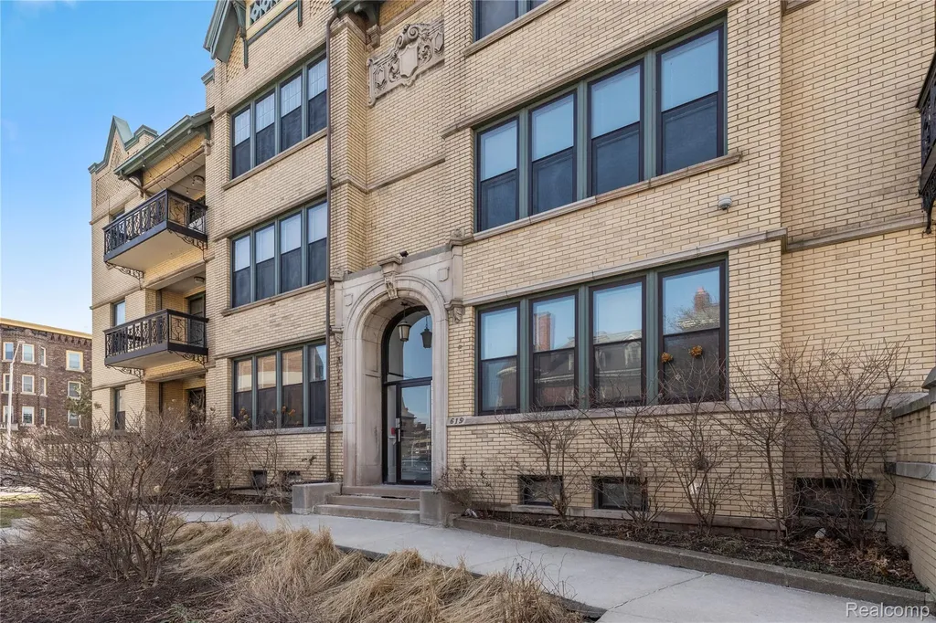 615 W Hancock Street Detroit City MI 48201