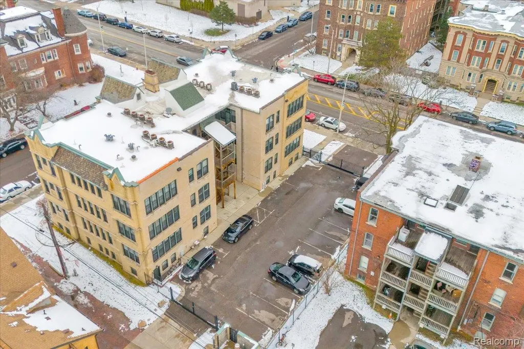 615 W Hancock Street Detroit City MI 48201