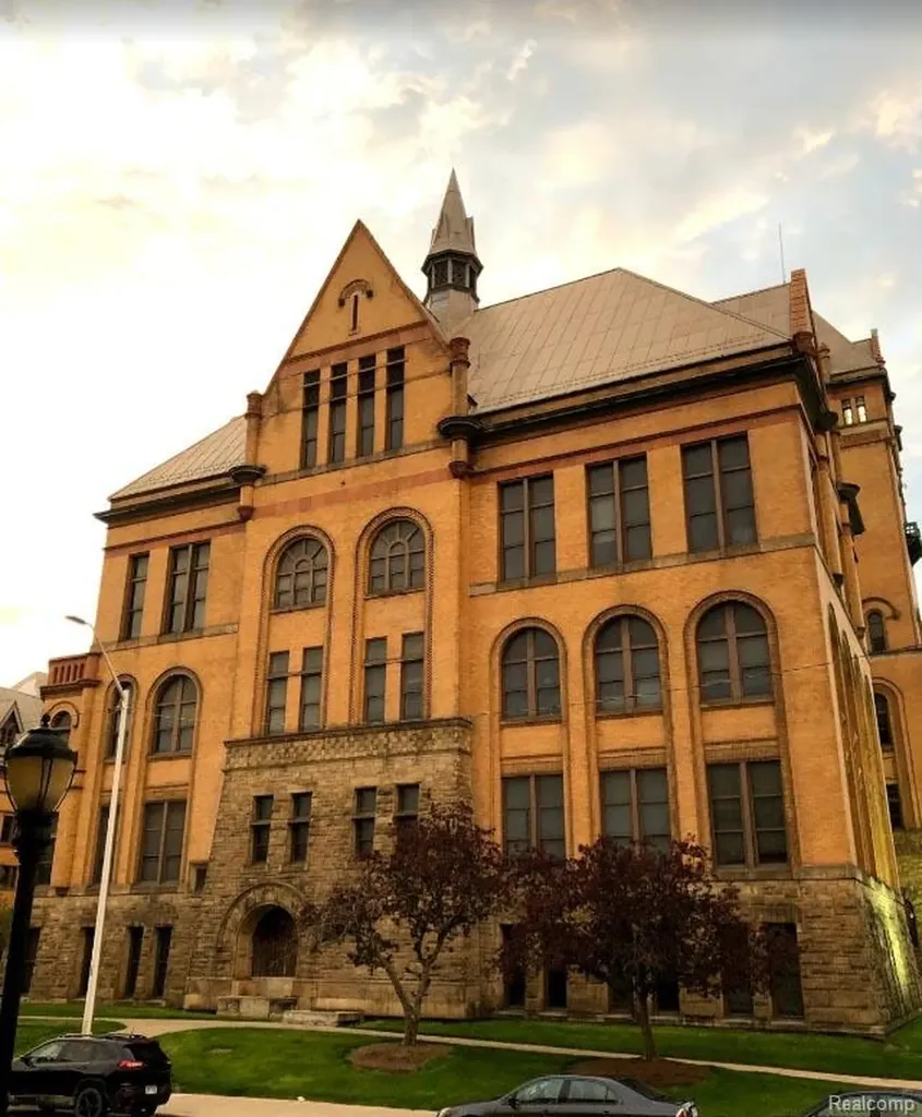 615 W Hancock Street Detroit City MI 48201
