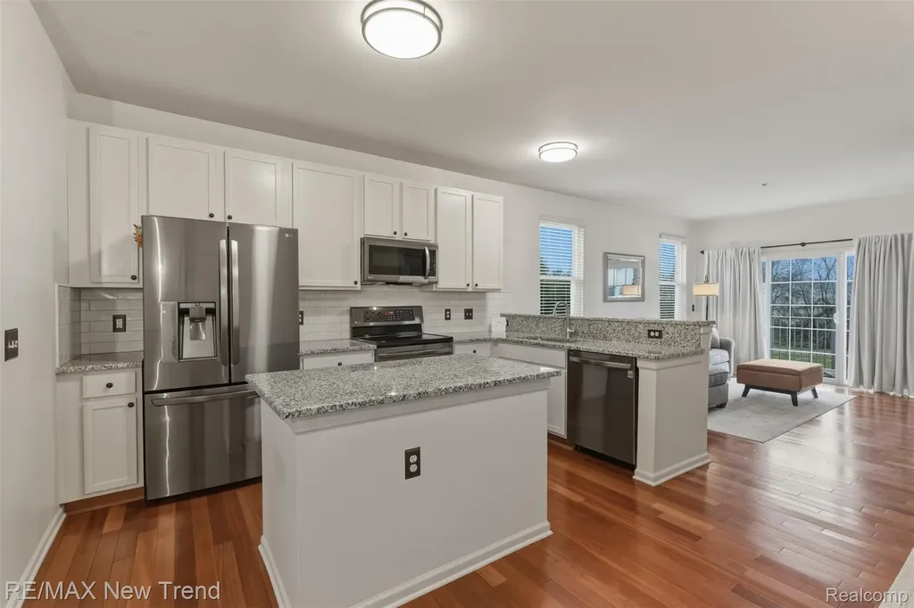 3270 Johanna Ware W Wixom City MI 48393
