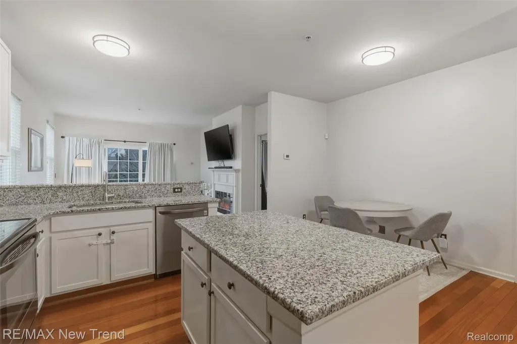3270 Johanna Ware W Wixom City MI 48393