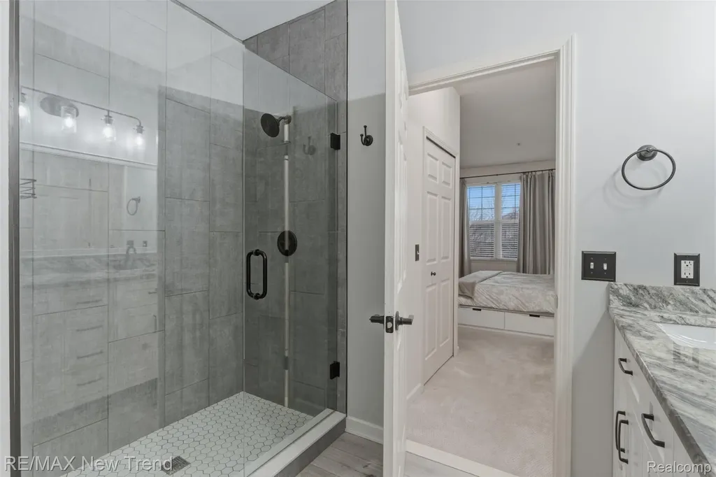 3270 Johanna Ware W Wixom City MI 48393