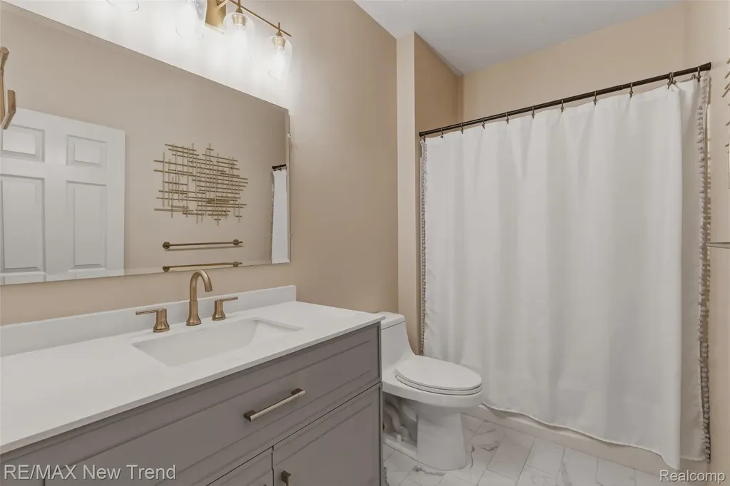 3270 Johanna Ware W Wixom City MI 48393