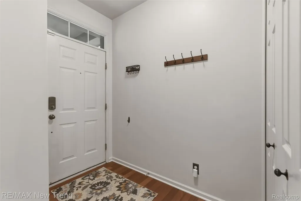 3270 Johanna Ware W Wixom City MI 48393
