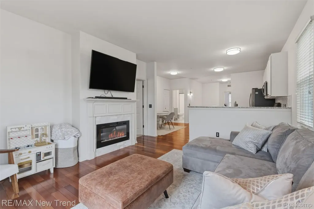 3270 Johanna Ware W Wixom City MI 48393