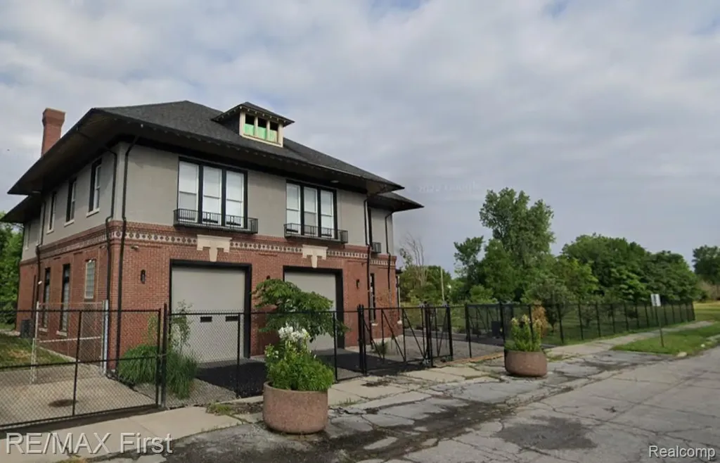 Detroit City MI 48215