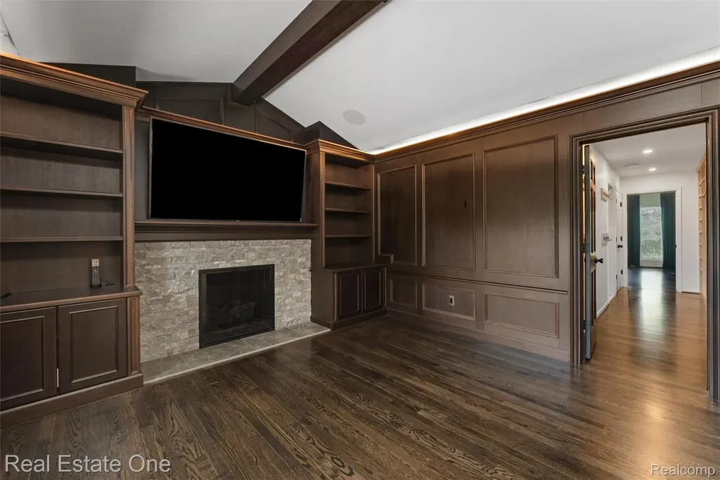 901 Bloomfield Club Court Bloomfield Hills City MI 48301