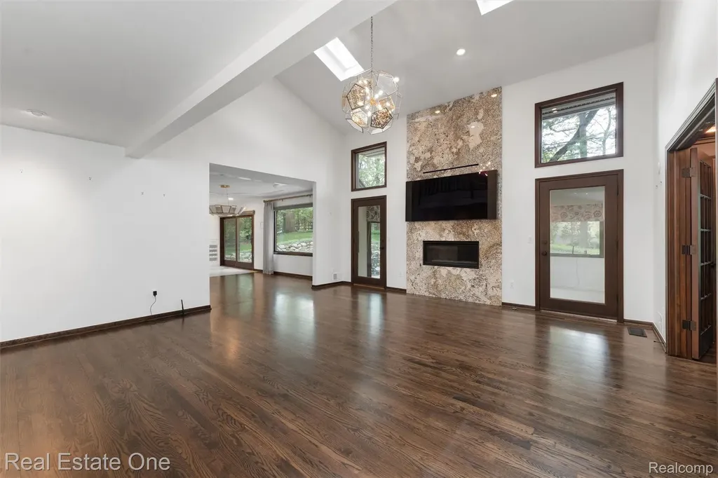 901 Bloomfield Club Court Bloomfield Hills City MI 48301