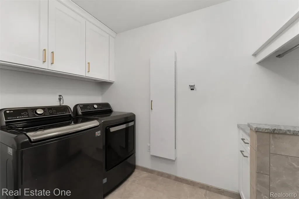 901 Bloomfield Club Court Bloomfield Hills City MI 48301