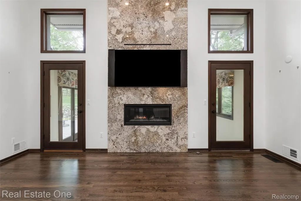 901 Bloomfield Club Court Bloomfield Hills City MI 48301