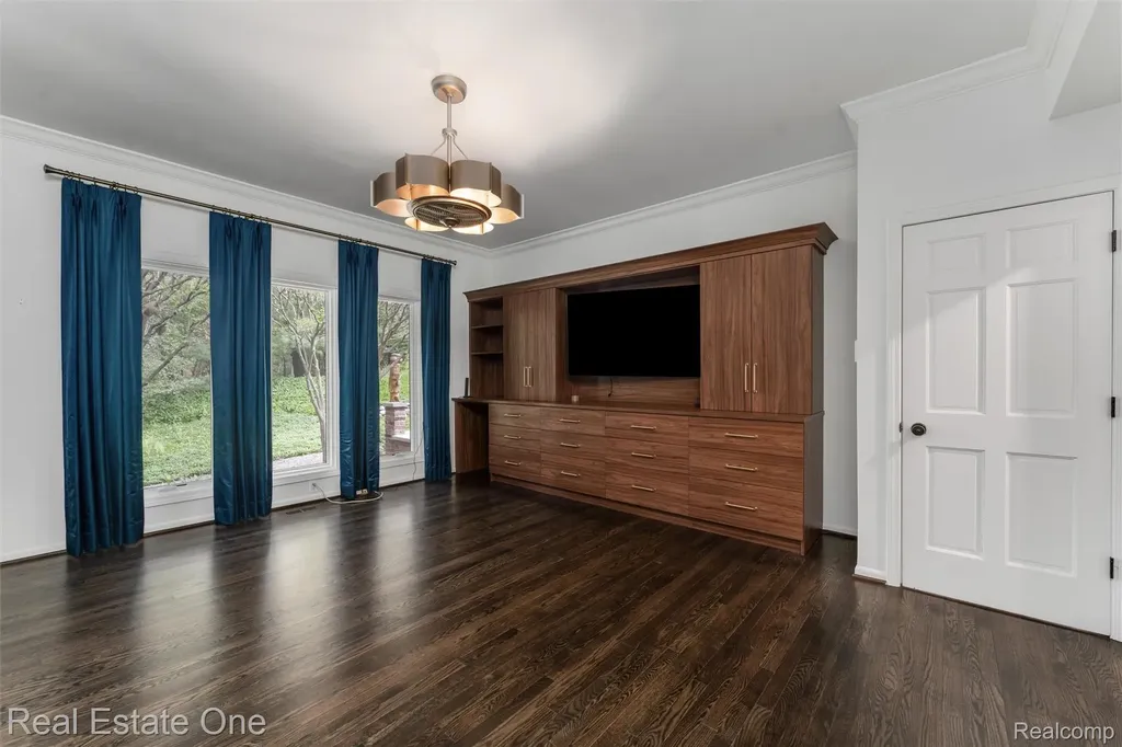 901 Bloomfield Club Court Bloomfield Hills City MI 48301