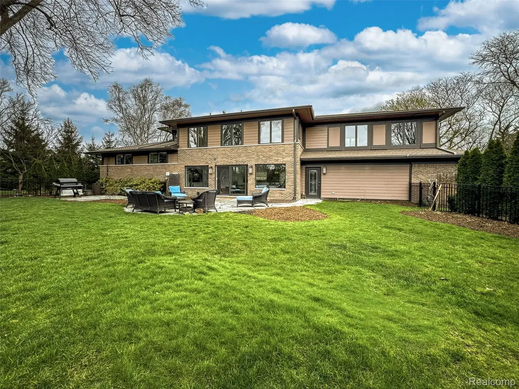 218 Hillboro Drive Bloomfield Hills City MI 48301