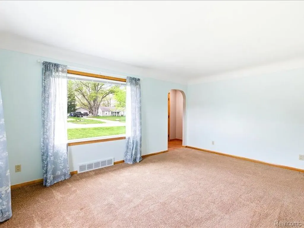 87 Connecticut Avenue Marysville City MI 48040