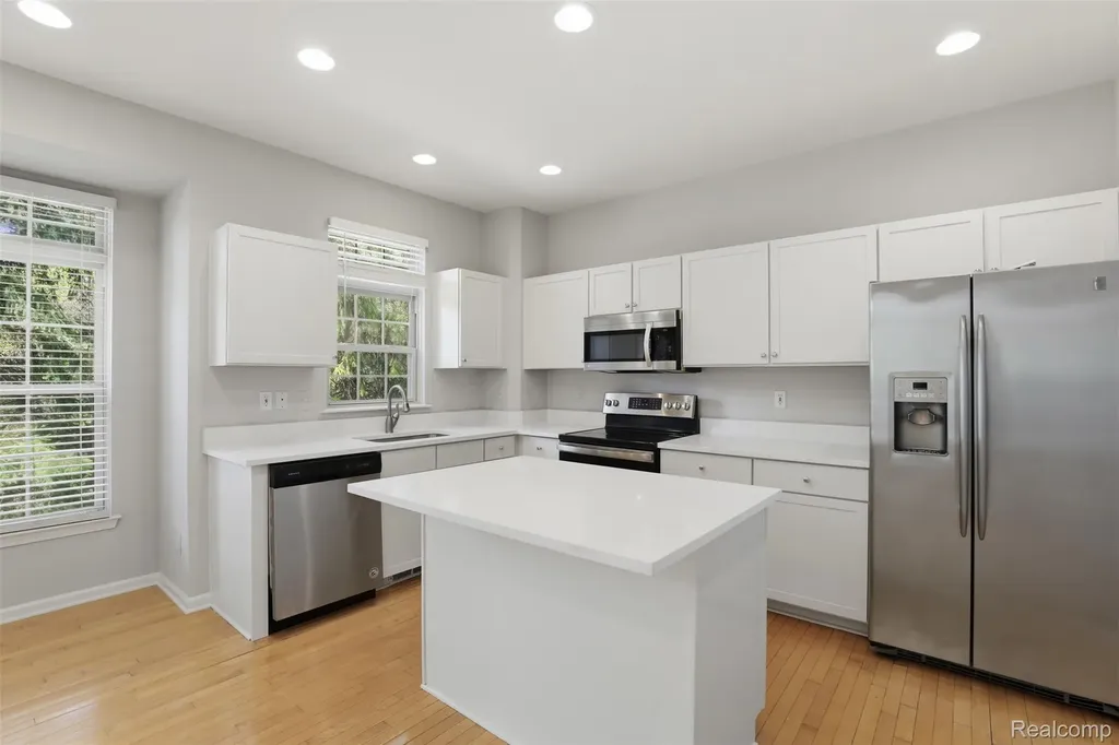 4368 Gateway Circle West Bloomfield Charter Township MI 48322