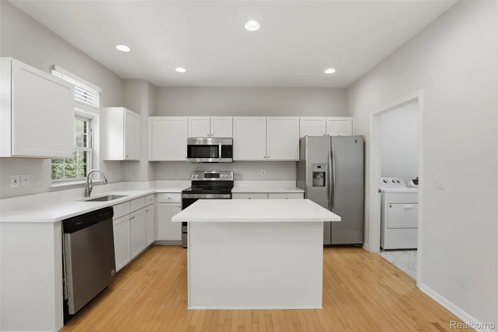 4368 Gateway Circle West Bloomfield Charter Township MI 48322