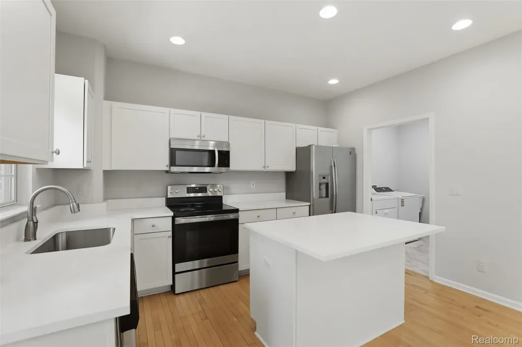 4368 Gateway Circle West Bloomfield Charter Township MI 48322