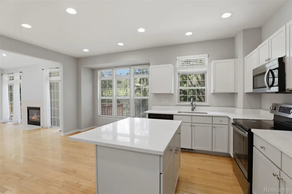 4368 Gateway Circle West Bloomfield Charter Township MI 48322
