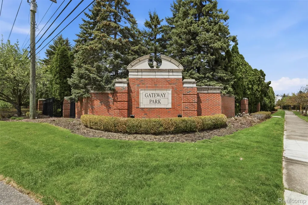 4368 Gateway Circle West Bloomfield Charter Township MI 48322