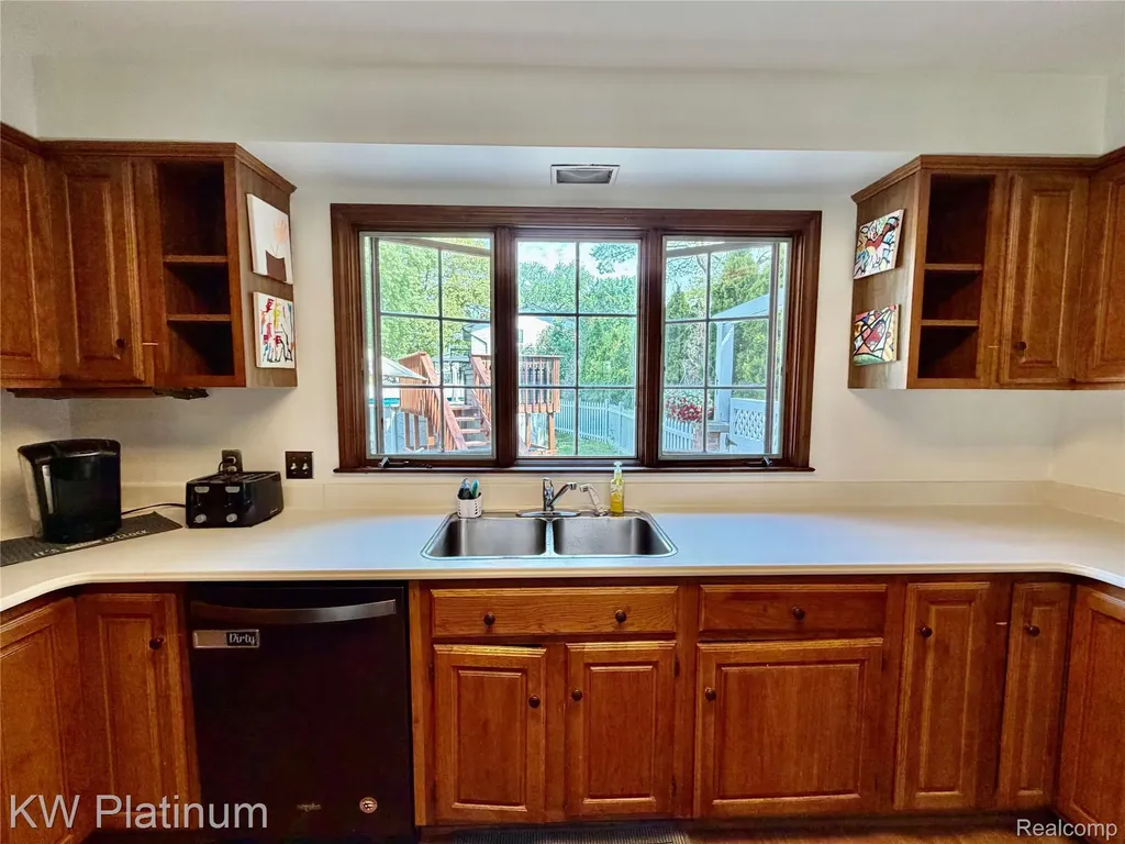 2425 Woodstock Drive Port Huron City MI 48060