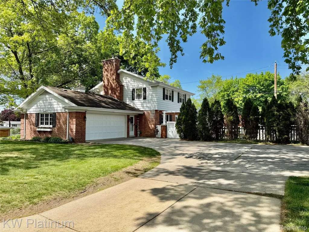 2425 Woodstock Drive Port Huron City MI 48060