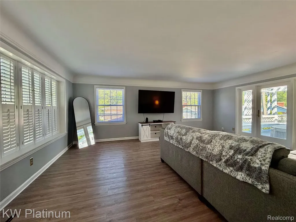 2425 Woodstock Drive Port Huron City MI 48060