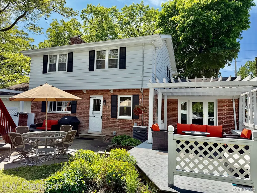 2425 Woodstock Drive Port Huron City MI 48060
