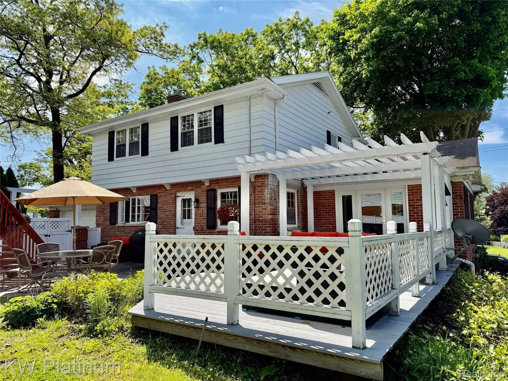 2425 Woodstock Drive Port Huron City MI 48060