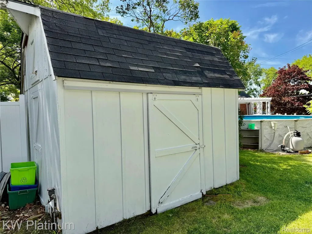 2425 Woodstock Drive Port Huron City MI 48060