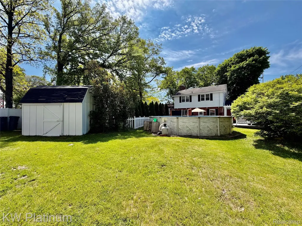 2425 Woodstock Drive Port Huron City MI 48060